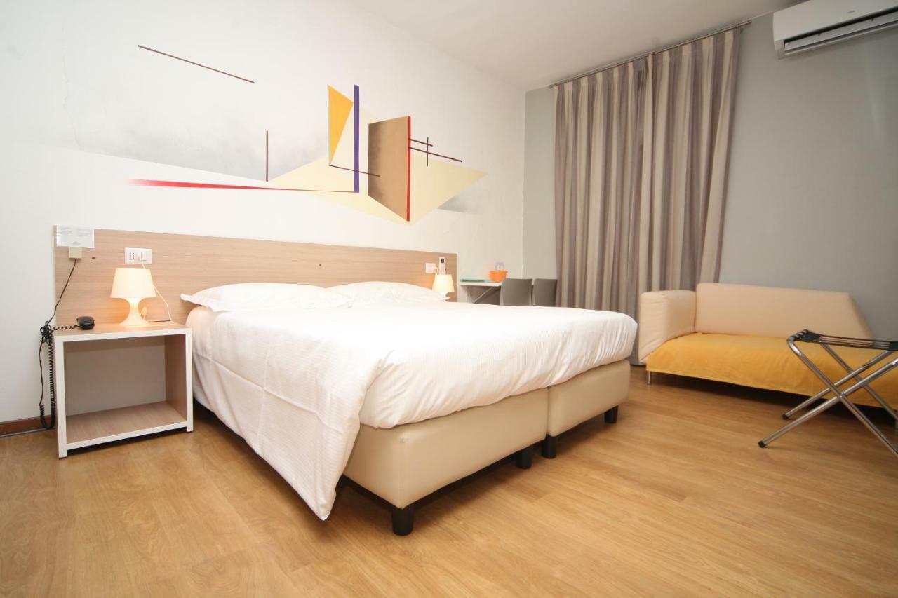 Anton&Art Hotel Lake Como Bagian luar foto